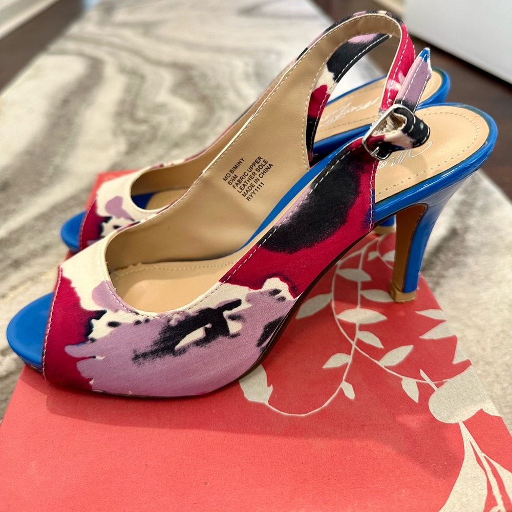 Abstract Open Toe Slingback Heels, size 6.5
